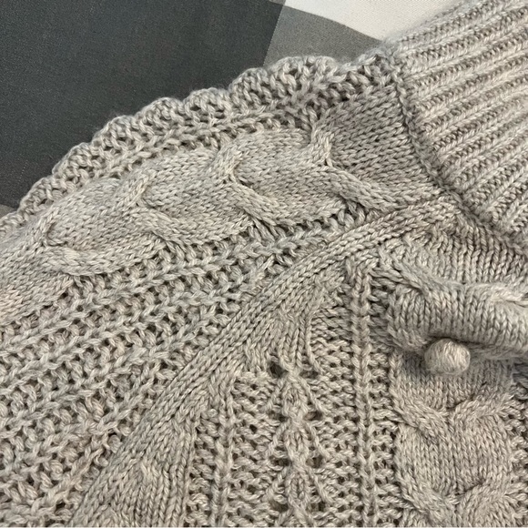 J. Crew Azra Lambswool Blend Light Grey Cable Knit Popcorn Sweater sz Small - Picture 5 of 12